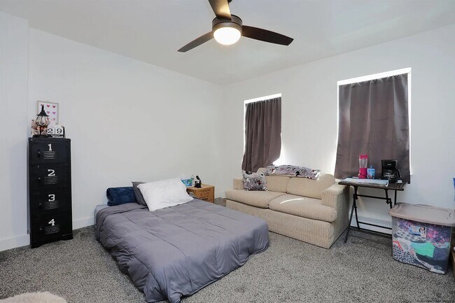Foto del edificio - 211 Catherine St