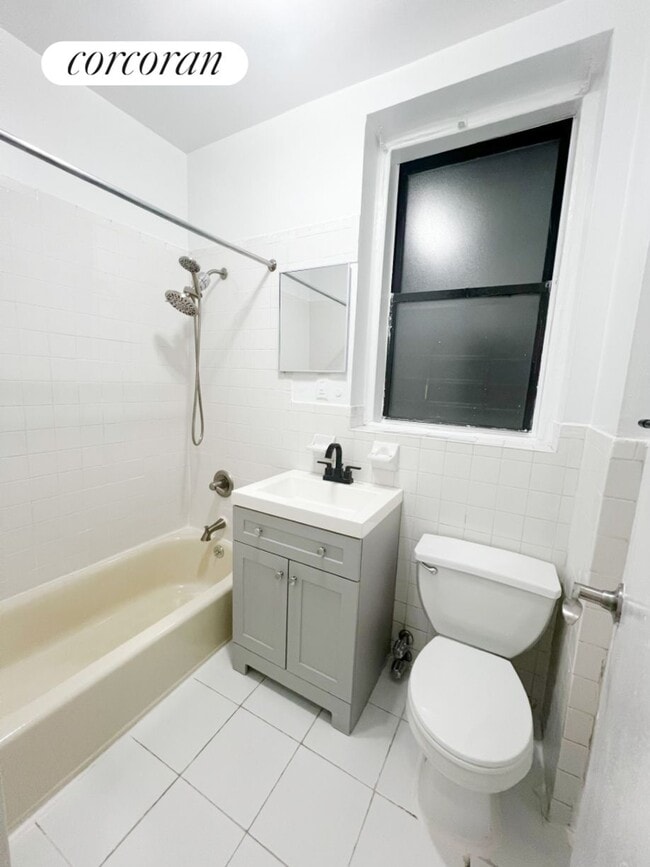 Building Photo - 503 W 111th St