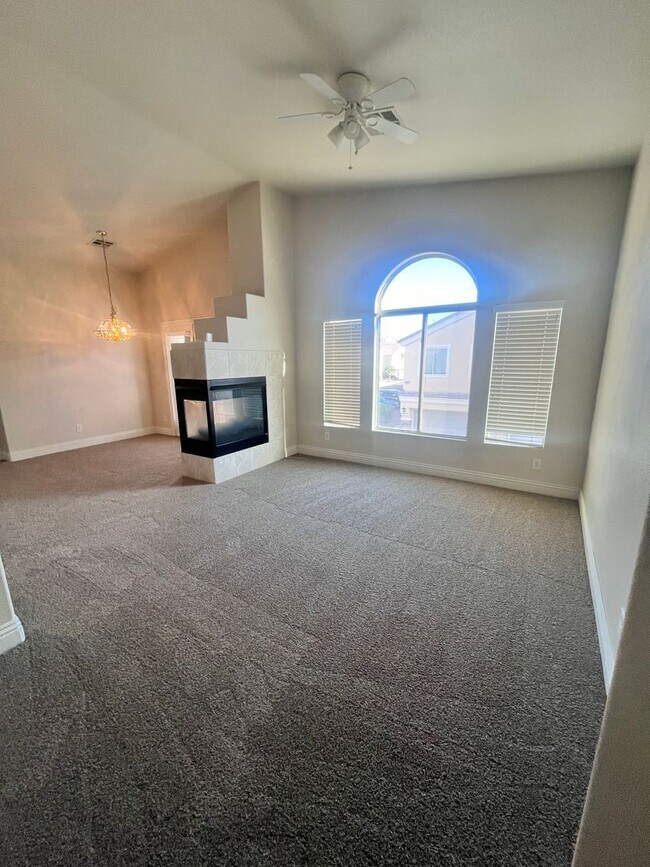 Building Photo - 2 bed/2 bath condo in Aliante