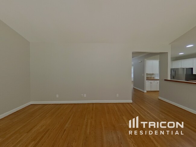 Building Photo - 8721 Magnolia Estates Dr