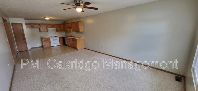 Building Photo - 765 Campbell Rd