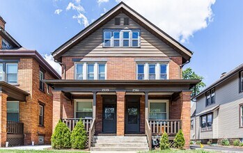 Building Photo - 2359 Summit St