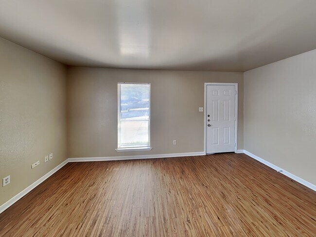 Foto del edificio - 2957 Loving Ave