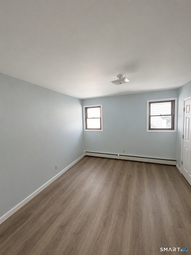 Building Photo - 27 Soule St