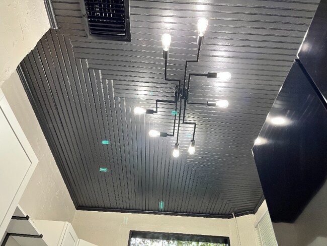 Foto del edificio - 517 E Amelia St