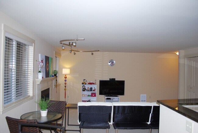 Foto del edificio - Spacious 2 Bed in Beautiful Complex!