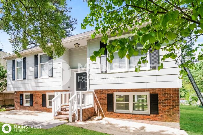 Primary Photo - 3808 Tyne Dr, Durham, NC 27703