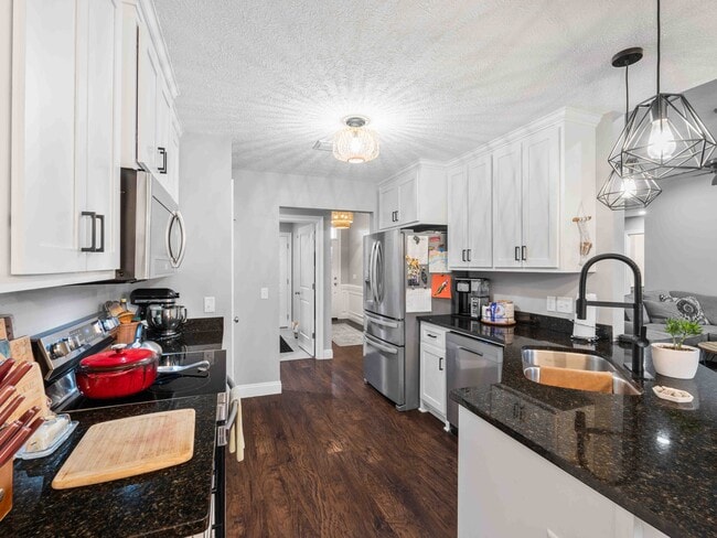 Building Photo - 3619 Azalea Ct