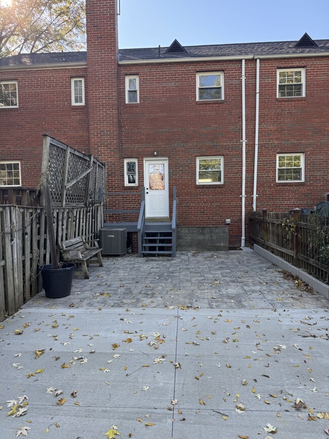 Building Photo - 314 Clifford Ave