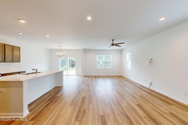 Building Photo - 154 Caulfield Rd