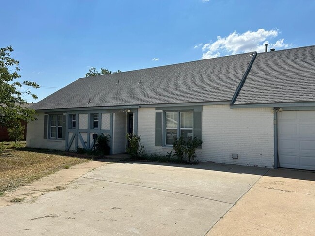 Building Photo - 3420 Fairlane Ave