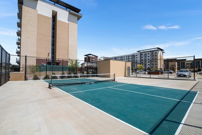Building Photo - Resia Rayzor Ranch Apartments