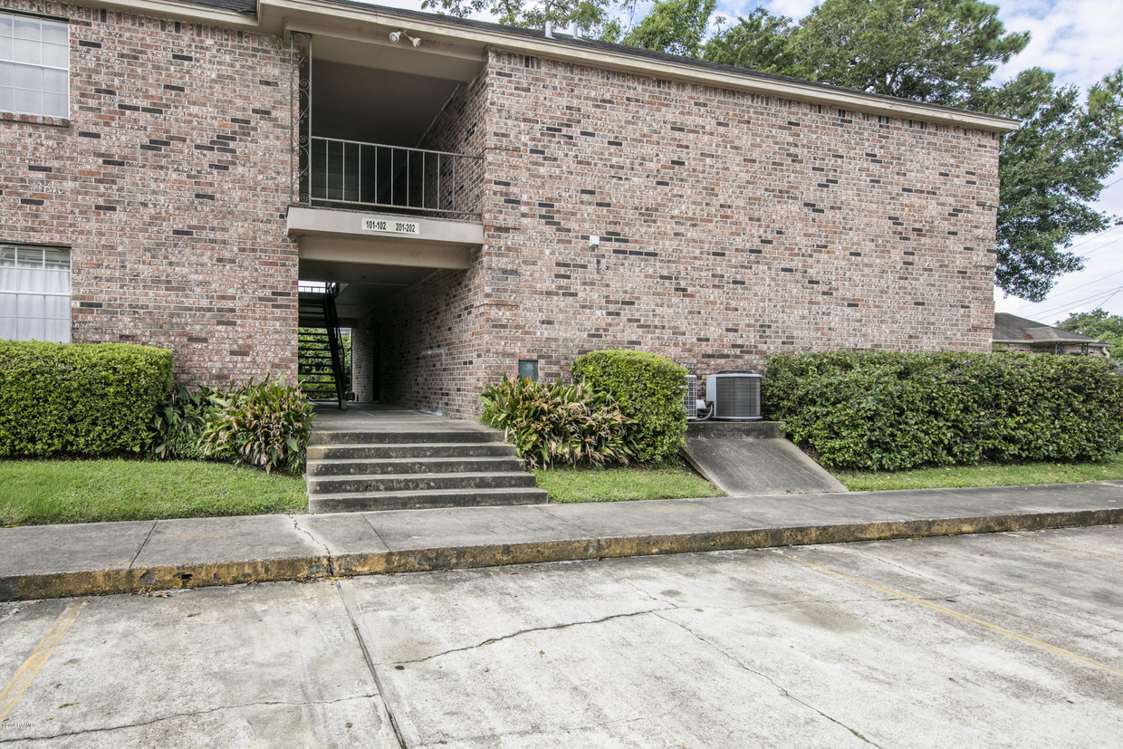 Primary Photo - 3121 Johnston St