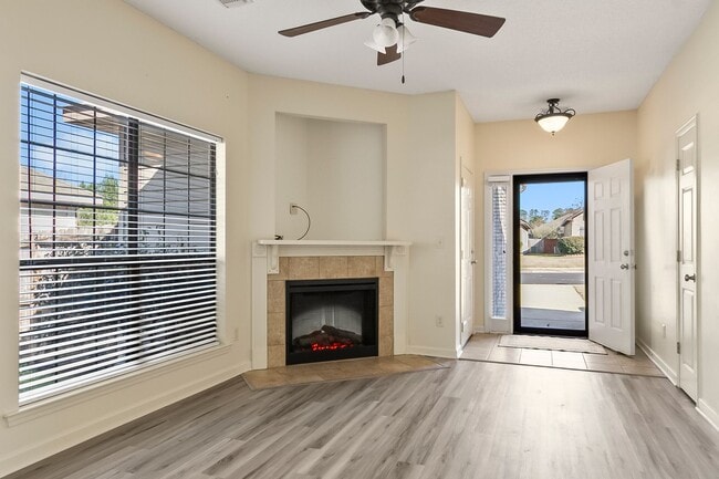 Building Photo - East Tuscaloosa Garden Home in Camden Lake
