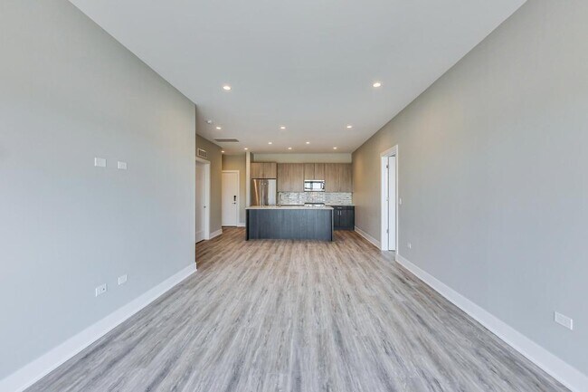 Building Photo - 2 bedroom in Chicago IL 60622