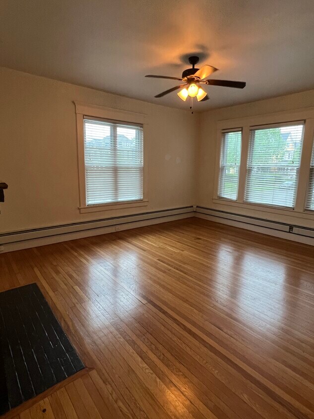 Foto principal - 144 Claremont Ave