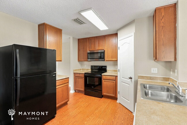 Building Photo - 4652 Playschool Dr