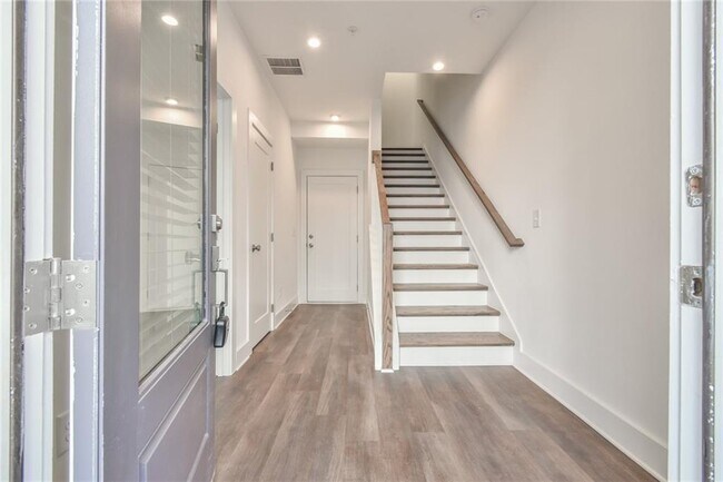 Foto del edificio - 490 Harmony Ter NW