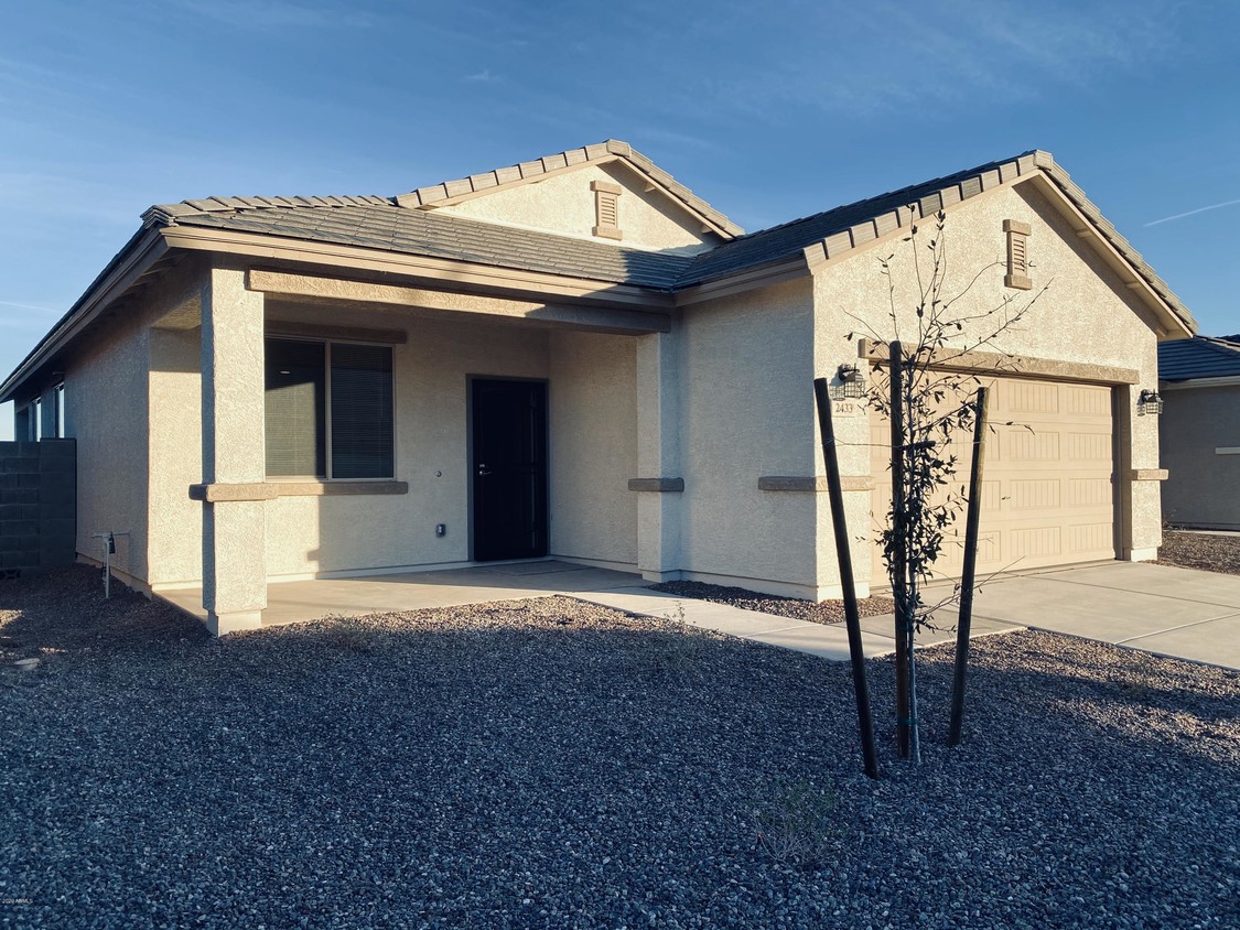 Primary Photo - 2433 N 73rd Dr