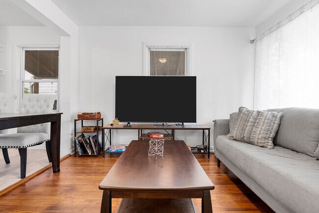 Foto del edificio - 6444 Wade Ave