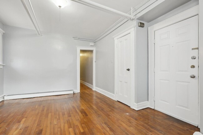 Building Photo - 162 Fairview Ave