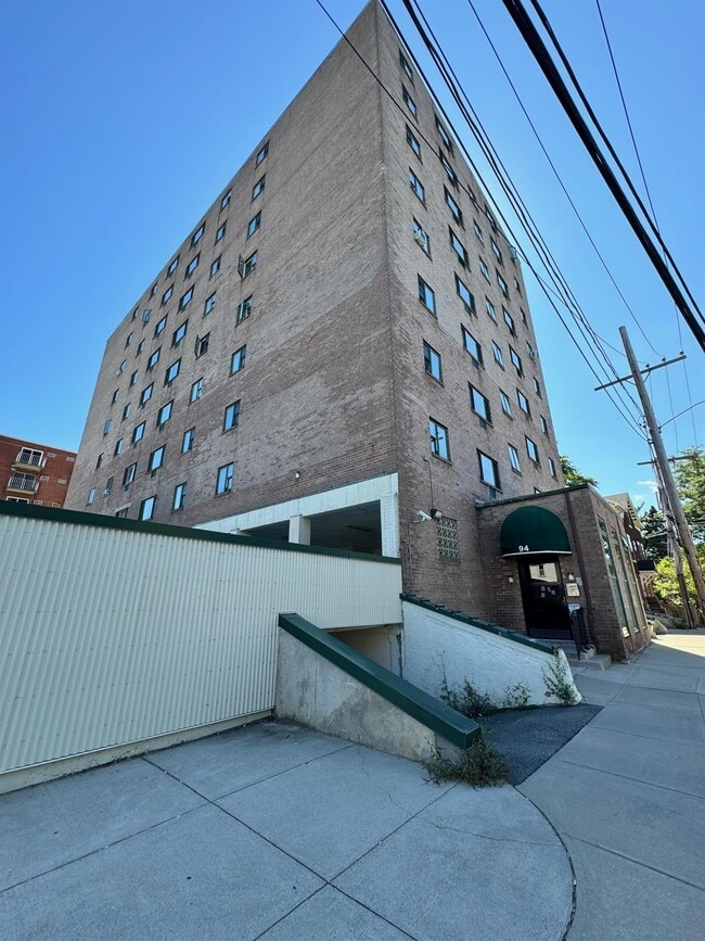 Building Photo - 94 Beacon St