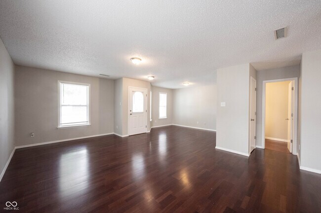 Foto del edificio - 14391 Banister Dr