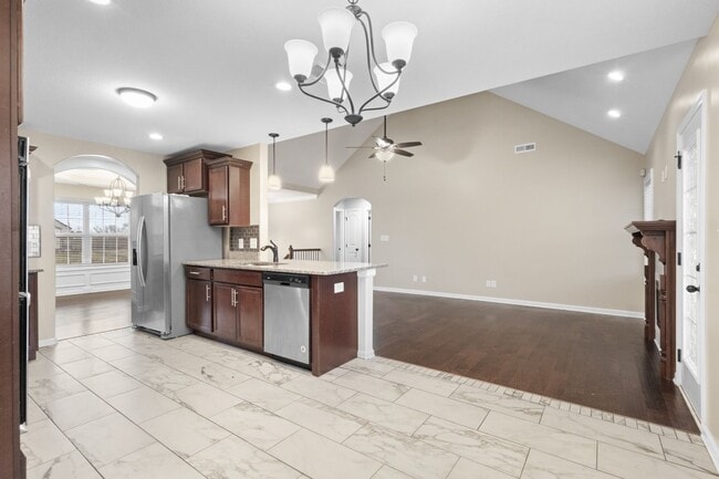 Building Photo - 522 Low Country Ct