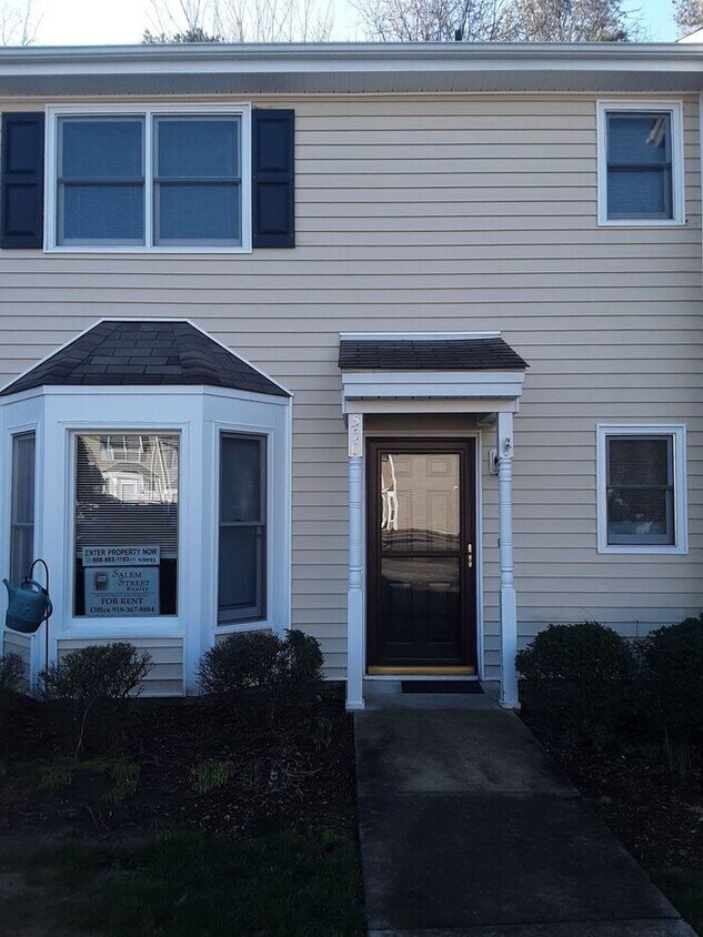 Foto principal - 550 Darby Glen Lane