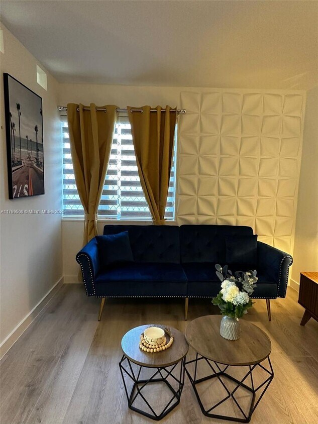 Foto principal - 2624 NE 30th Pl