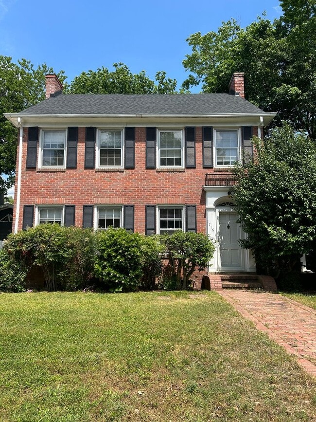 Building Photo - 1716 Scales St