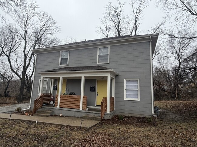 Building Photo - 1815 E 74 Terrace