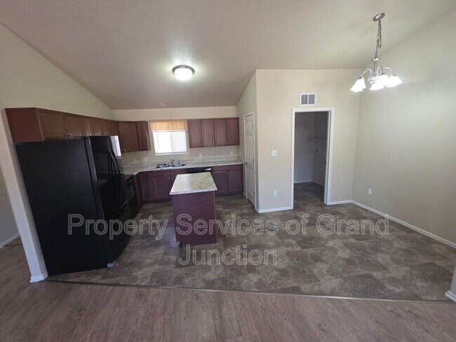 Building Photo - 3154 Glendam Drive