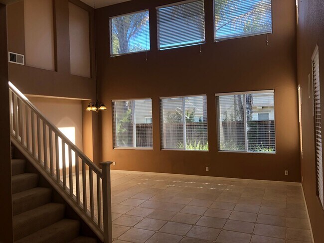 Building Photo - 4Br/3Ba Home in the Seaview Ranch Neighbor...