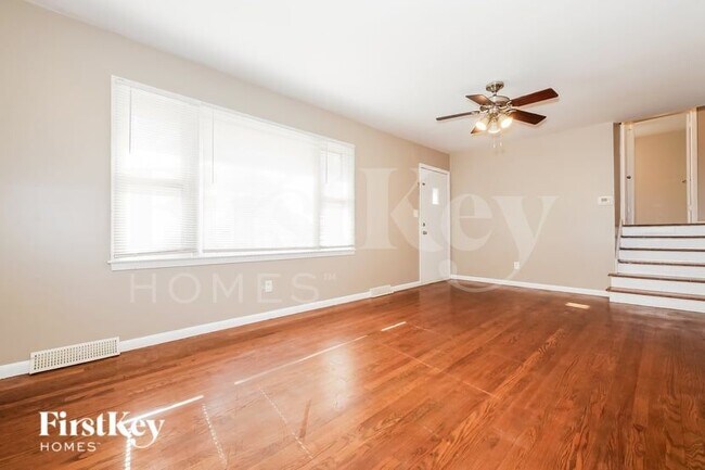 Foto del edificio - 8504 Spring Valley Rd