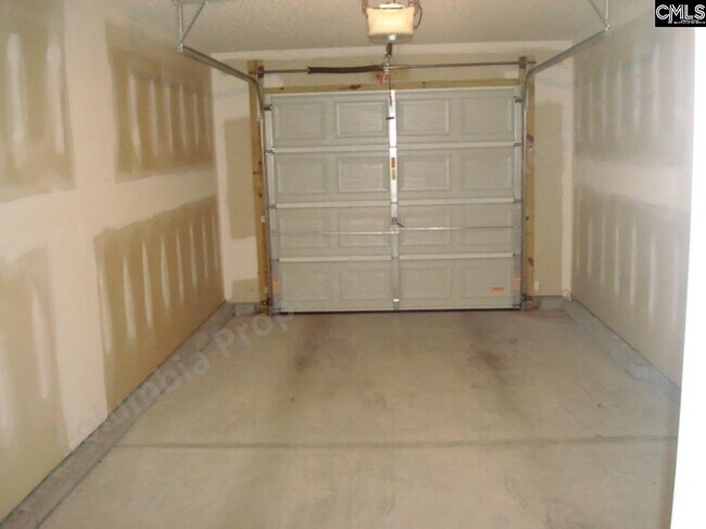 Building Photo - 132 Kingston Ridge Dr