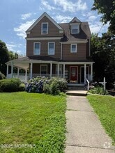 Building Photo - 140 Franklin Ave