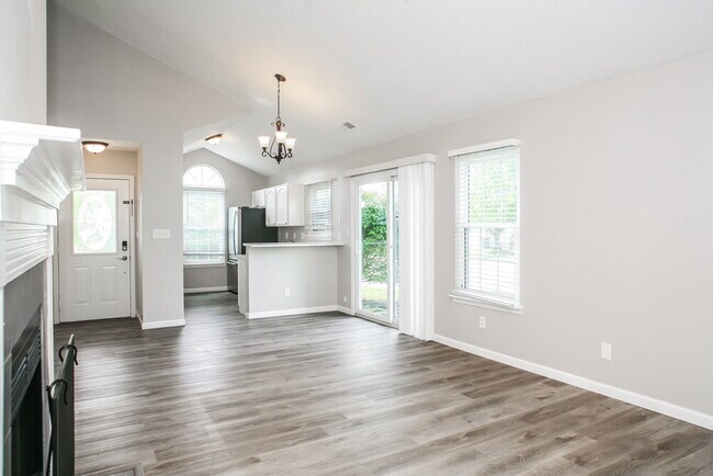 Foto del edificio - 5203 Pin Oak Dr