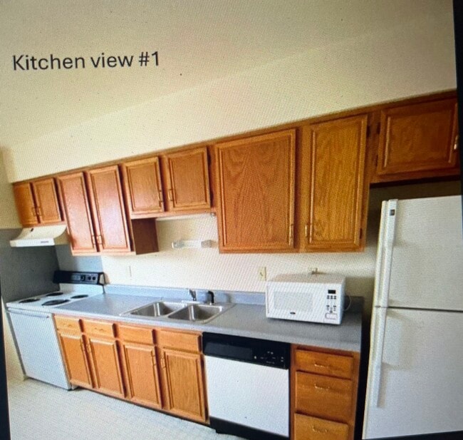 kitchen - 420 E Cumberland St