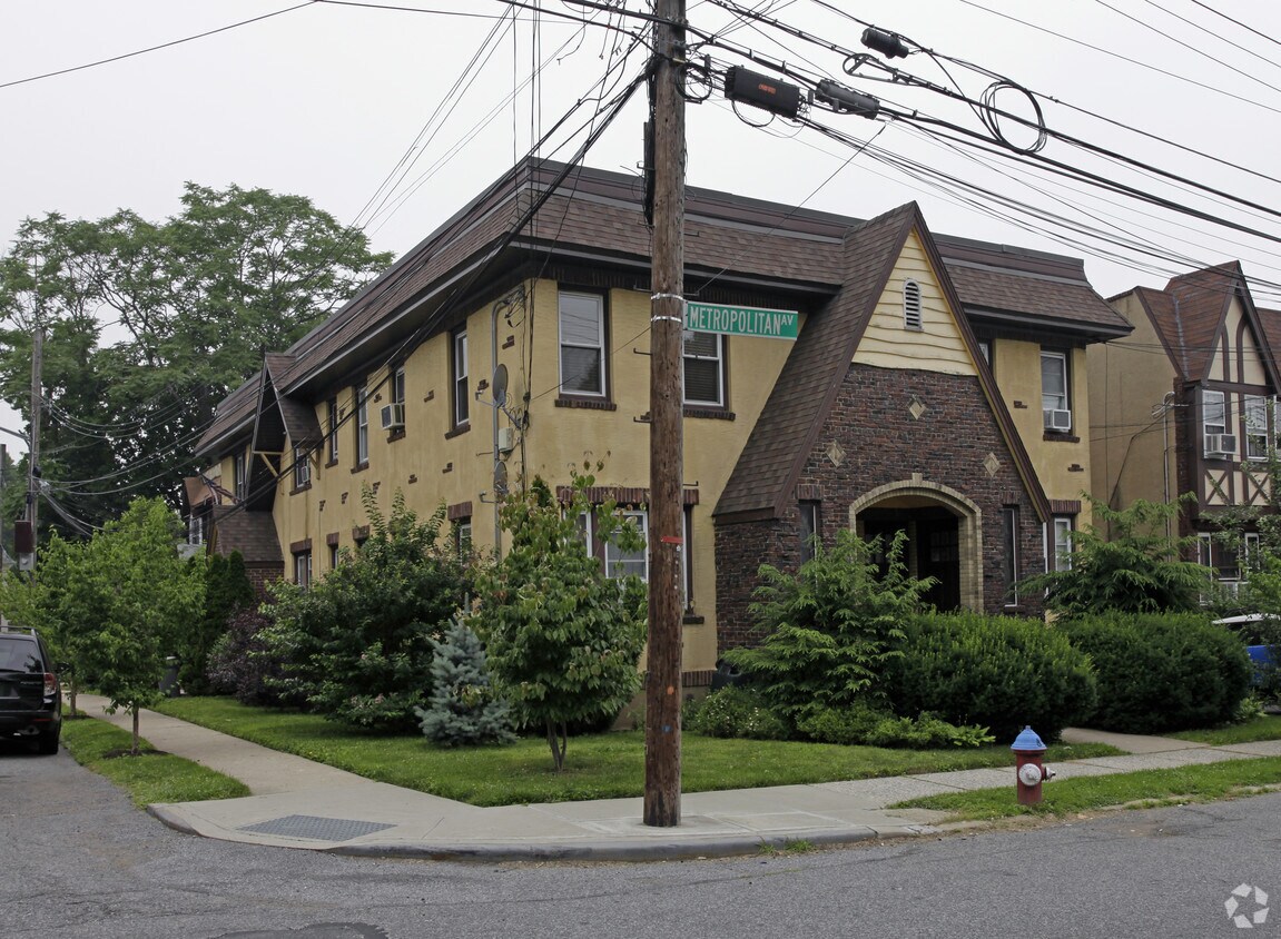 Foto principal - 622-624 Metropolitan Ave