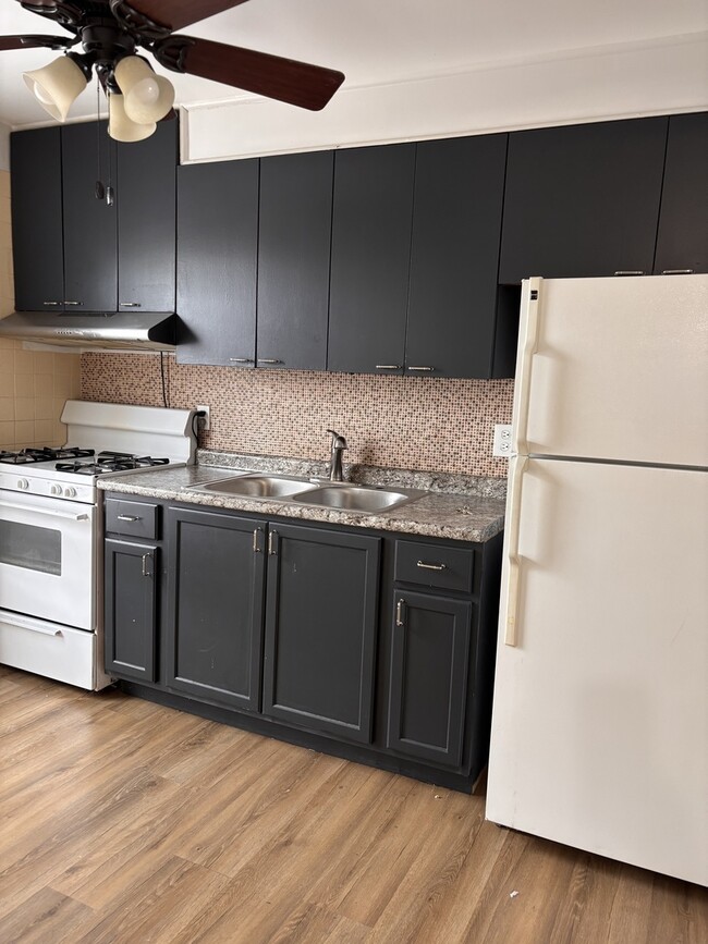 Foto del edificio - 5133 W Addison St