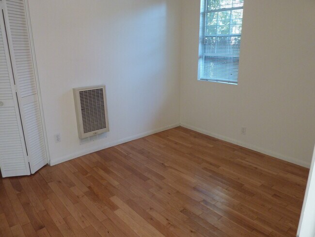 Dormitorio - 2229 5th St