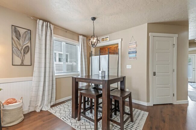 Foto del edificio - 2106 Ison Ct