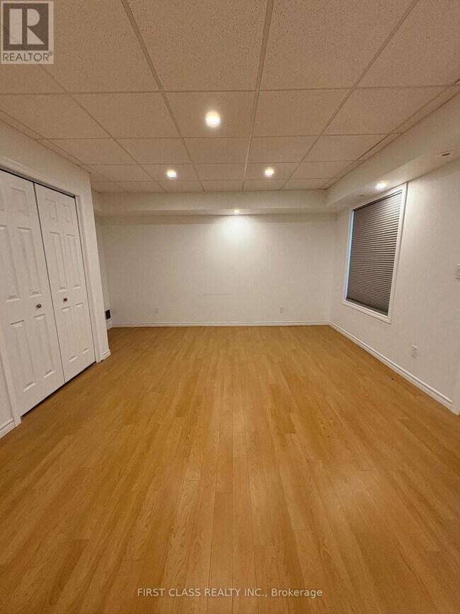 Photo du bâtiment - 3051 Finch Ave W