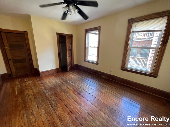 Foto del edificio - 8-8 Sunset St