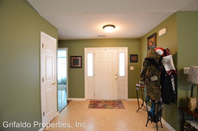 Foto del edificio - 3 br, 2 bath House - 92 Pollard Drive