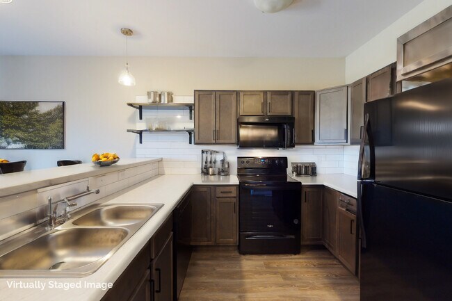 Cocina - Grand Prairie Apartments & Townhomes