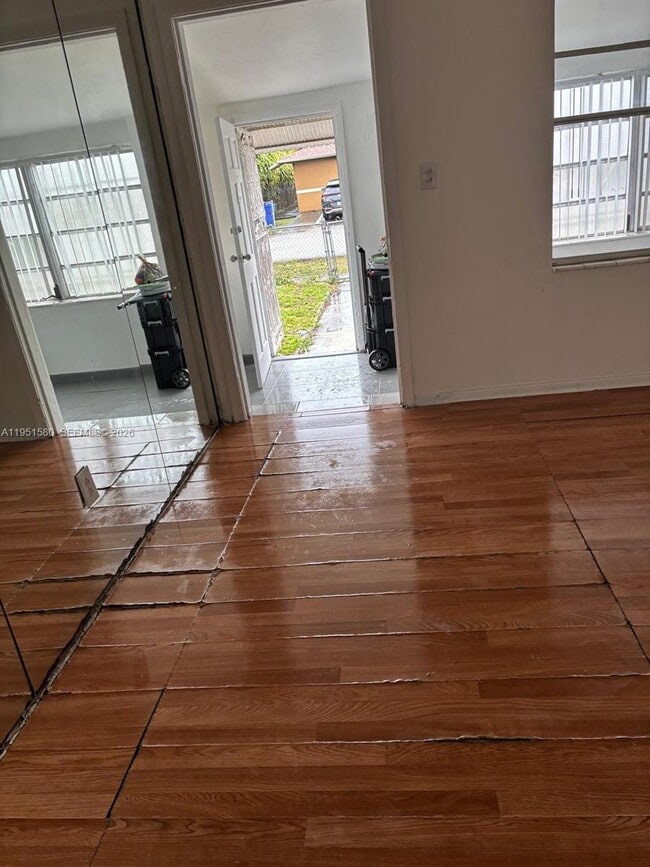 Foto del edificio - 1815 NW 53rd St