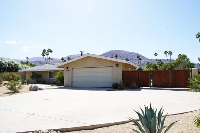 Building Photo - 45945 Verba Santa Dr