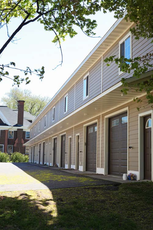 Building Photo - College Ave Townhomes
